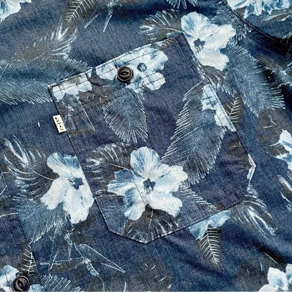 Levi’s Men's Button Down Short Sleeve Shirt Blue Tropical Print Size XL - Picture 5 of 11